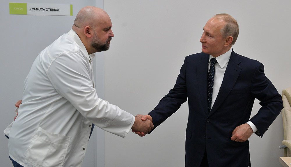 Главврач Коммунарки, здоровавшийся за руку с Путиным, заразился коронавирусом Главврач Коммунарки, здоровавшийся за руку с Путиным, заразился коронавирусом