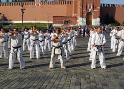 Каратисты из Новороссийска показали свое умение у стен Кремля Каратисты из Новороссийска показали свое умение у стен Кремля