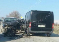 Вырвало двигатель у одного из автомобилей в жуткой аварий в Новороссийске Вырвало двигатель у одного из автомобилей в жуткой аварий в Новороссийске