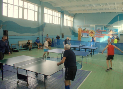 Ветераны продолжают показывать свои умения в настольном теннисе в Новороссийске Ветераны продолжают показывать свои умения в настольном теннисе в Новороссийске
