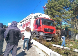 За полдня фуры «Магнит» стали героями двух ДТП в Новороссийске За полдня фуры «Магнит» стали героями двух ДТП в Новороссийске