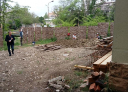 Посягательства на строительство дома в парке им. Фрунзе начались с новой силой Посягательства на строительство дома в парке им. Фрунзе начались с новой силой
