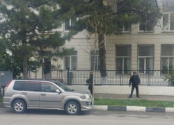 Подозрительные предметы были обнаружены в троллейбусе и вблизи детского сада в Новороссийске Подозрительные предметы были обнаружены в троллейбусе и вблизи детского сада в Новороссийске
