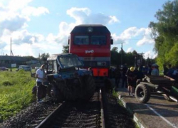 Прокуратура: водитель трактора сам направил его под поезд Новороссийск - Воркута Прокуратура: водитель трактора сам направил его под поезд Новороссийск - Воркута