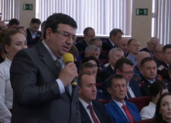«Он не рвет три конверта». Депутаты Новороссийска оценили деятельность главы города «Он не рвет три конверта». Депутаты Новороссийска оценили деятельность главы города
