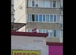Новороссийцы сняли на видео пятилетнего «Карлсона» Новороссийцы сняли на видео пятилетнего «Карлсона»