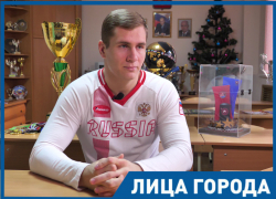 "Мама сказала - будешь борцом" - Александр Головин о том, как стал чемпионом мира "Мама сказала - будешь борцом" - Александр Головин о том, как стал чемпионом мира