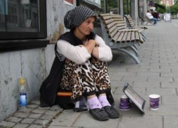 В Новороссийске попрошайка клянчила деньги на лечение умершего ребенка В Новороссийске попрошайка клянчила деньги на лечение умершего ребенка