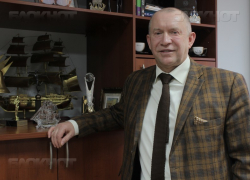 - Зачем нам кузнец? Мы сами кузнецы своего счастья! - Игорь Жаринов, президент торгово-промышленной палаты Новороссийска - Зачем нам кузнец? Мы сами кузнецы своего счастья! - Игорь Жаринов, президент торгово-промышленной палаты Новороссийска