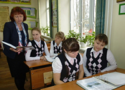 В Новороссийске родителей в школе №28 заставляют покупать дорогую школьную форму В Новороссийске родителей в школе №28 заставляют покупать дорогую школьную форму