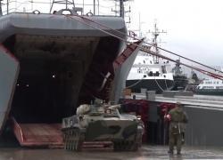В Новороссийске прошла погрузка военной техники в рамках межвидовых учений В Новороссийске прошла погрузка военной техники в рамках межвидовых учений
