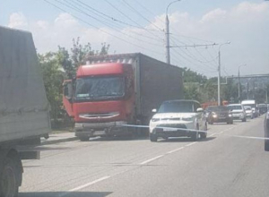 Кто уберет большегруз, создающий пробки в Новороссийске? Кто уберет большегруз, создающий пробки в Новороссийске?