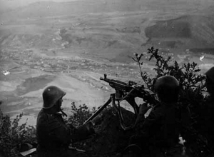Новороссийск 75 лет назад: врага атакуют с двух сторон Новороссийск 75 лет назад: врага атакуют с двух сторон
