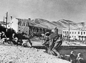 Новороссийск 75 лет назад: скорее бы за землю ухватиться Новороссийск 75 лет назад: скорее бы за землю ухватиться