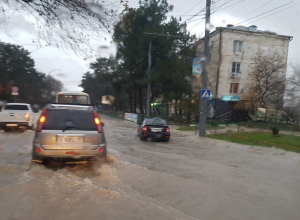Улицы Новороссийска ушли под воду Улицы Новороссийска ушли под воду