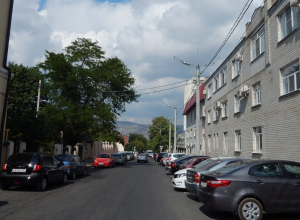 Новую парковку оборудуют в центре Новороссийска Новую парковку оборудуют в центре Новороссийска