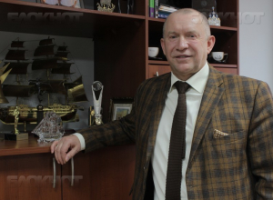 - Зачем нам кузнец? Мы сами кузнецы своего счастья! - Игорь Жаринов, президент торгово-промышленной палаты Новороссийска - Зачем нам кузнец? Мы сами кузнецы своего счастья! - Игорь Жаринов, президент торгово-промышленной палаты Новороссийска