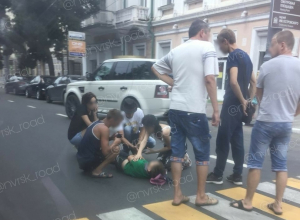 На пешеходном переходе девушка сбила юного новороссийца На пешеходном переходе девушка сбила юного новороссийца