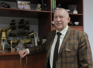 - Крупные предприятия Новороссийска понимают, что скупой платит дважды, - Игорь Жаринов, президент торгово-промышленной палаты Новороссийска - Крупные предприятия Новороссийска понимают, что скупой платит дважды, - Игорь Жаринов, президент торгово-промышленной палаты Новороссийска