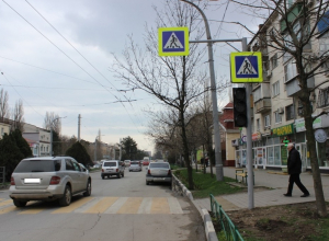 Новый светофор на «Бригантине» понравился не всем новороссийцам Новый светофор на «Бригантине» понравился не всем новороссийцам