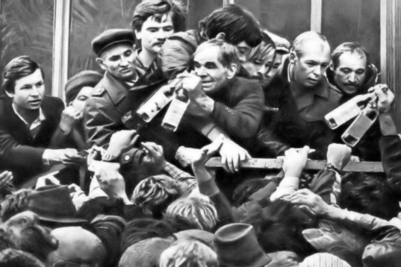 Календарь: 16 мая в СССР начал действовать «сухой закон» Календарь: 16 мая в СССР начал действовать «сухой закон»