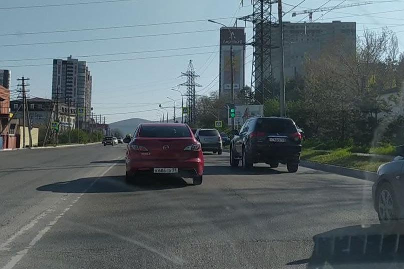 Внимание, водители: в Новороссийске заработал новый светофор Внимание, водители: в Новороссийске заработал новый светофор
