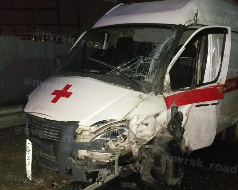 В результате ночного ДТП «Скорая помощь» понадобилась самим медикам В результате ночного ДТП «Скорая помощь» понадобилась самим медикам
