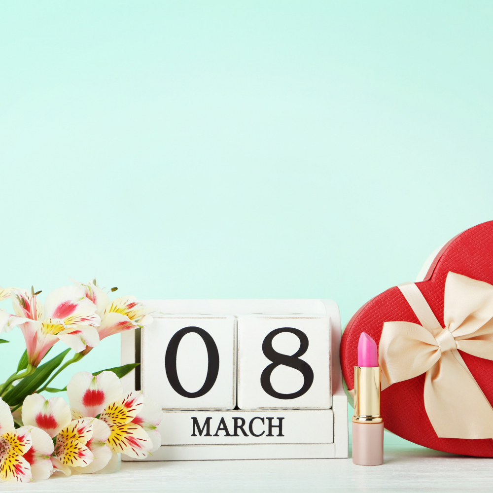 Все лучшее - дамам: «Блокнот» поможет новороссийцам с подарками на 8 марта