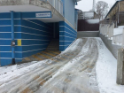 С крыш домов в Новороссийске срываются сосульки: как отрабатывают непогоду управляющие компании