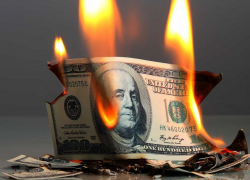 Доллар по 66: курс валюты на Мосбирже рухнул еще ниже 