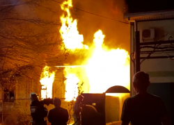 Страшный пожар охватил частный дом в Новороссийске 