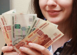 Более 180 тысяч рублей украла коллега у жительницы Новороссийска 