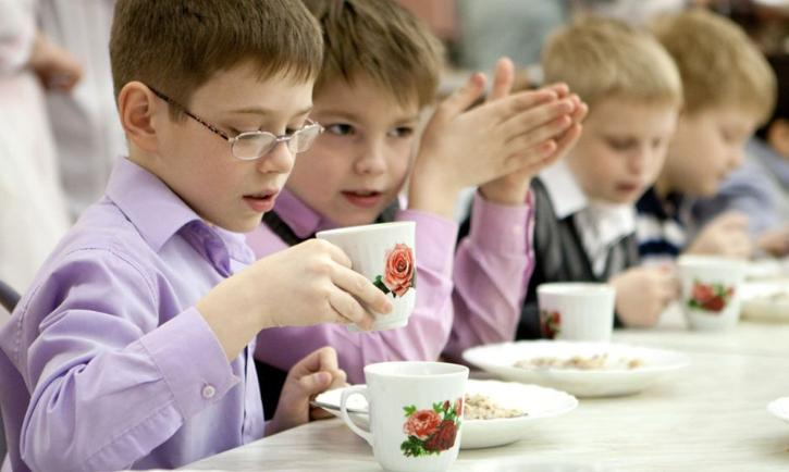 Новороссийцев попросили оценить школьное питание