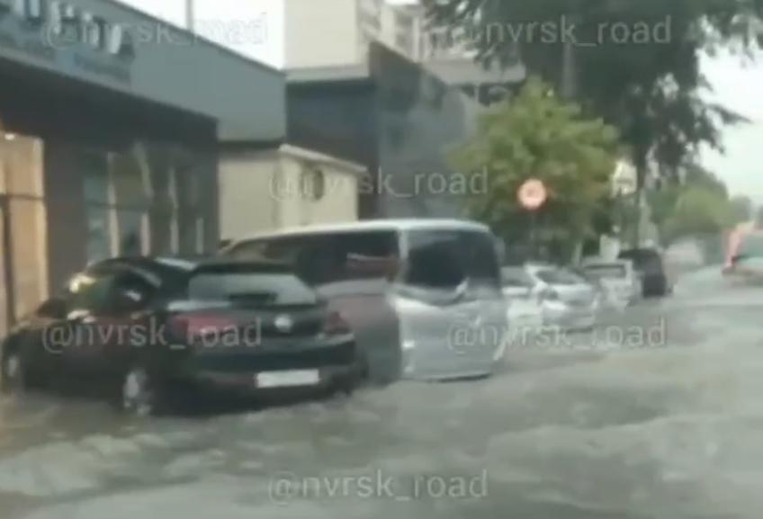 В Новороссийске «поплыло» несколько улиц