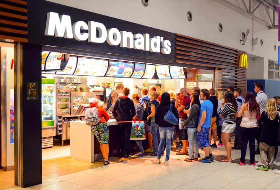 Те же бургеры, но другой бренд: McDonald's может вернуться в Россию
